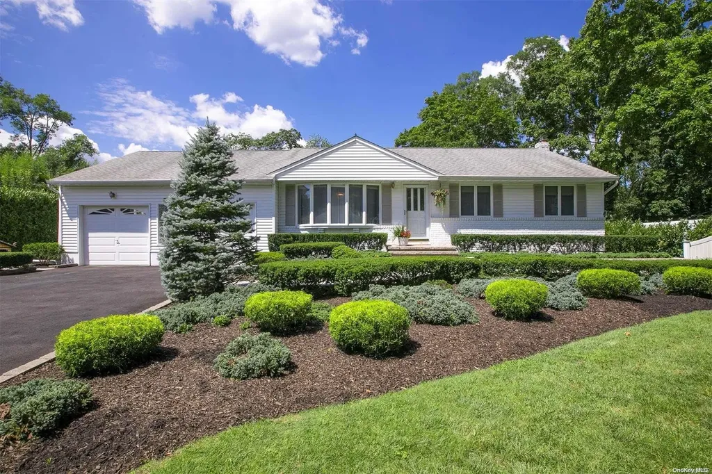 8 Lower Road Smithtown NY 11787