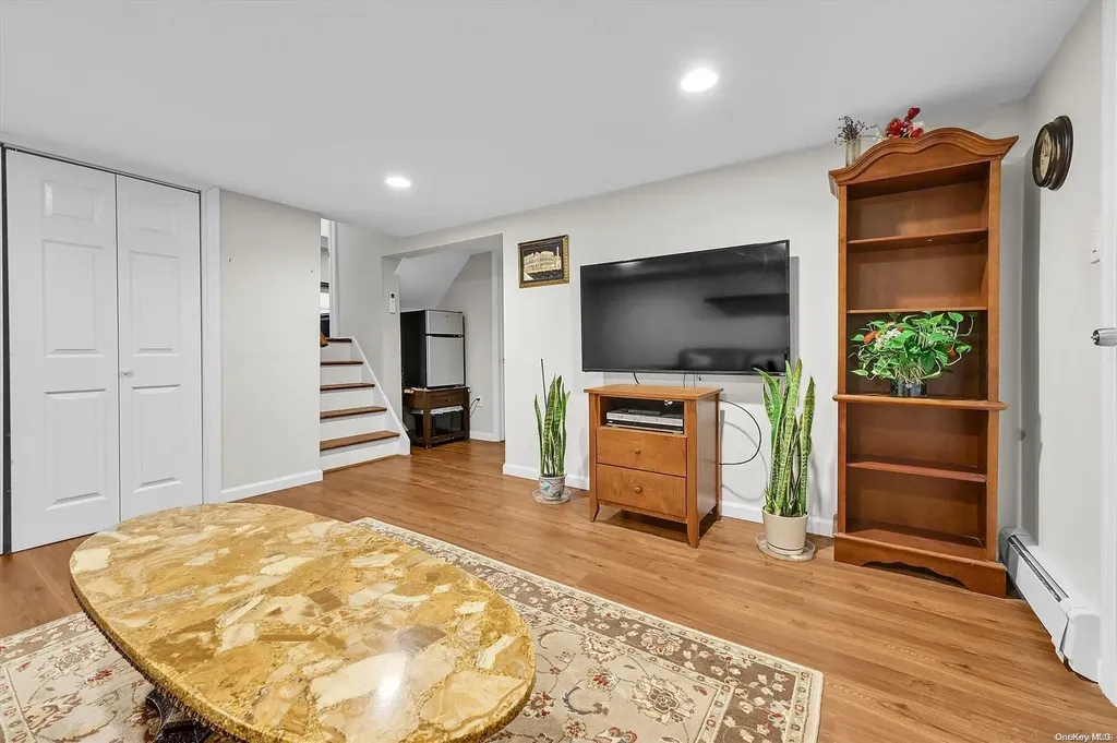 94 Stephen Street Levittown NY 11756