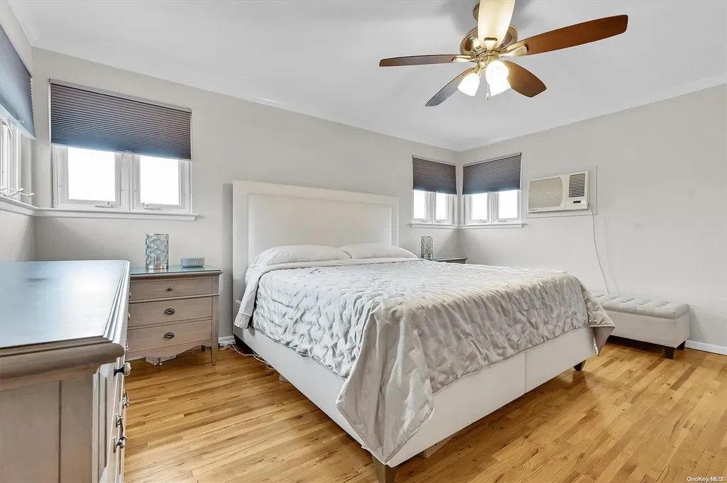 94 Stephen Street Levittown NY 11756