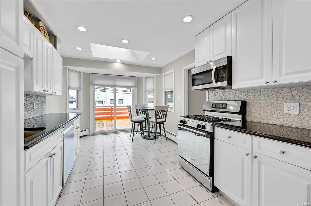 94 Stephen Street Levittown NY 11756