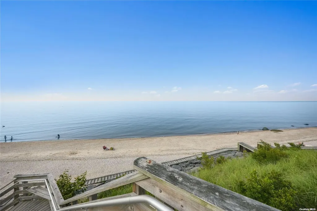 82 Dawn Road Rocky Point NY 11778