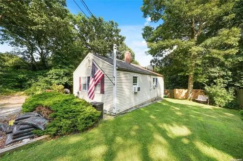 82 Dawn Road Rocky Point NY 11778