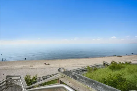 82 Dawn Road Rocky Point NY 11778