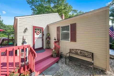 82 Dawn Road Rocky Point NY 11778