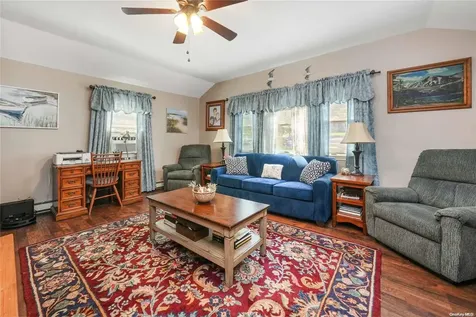 82 Dawn Road Rocky Point NY 11778