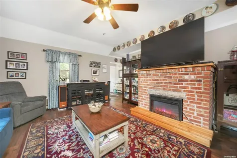 82 Dawn Road Rocky Point NY 11778