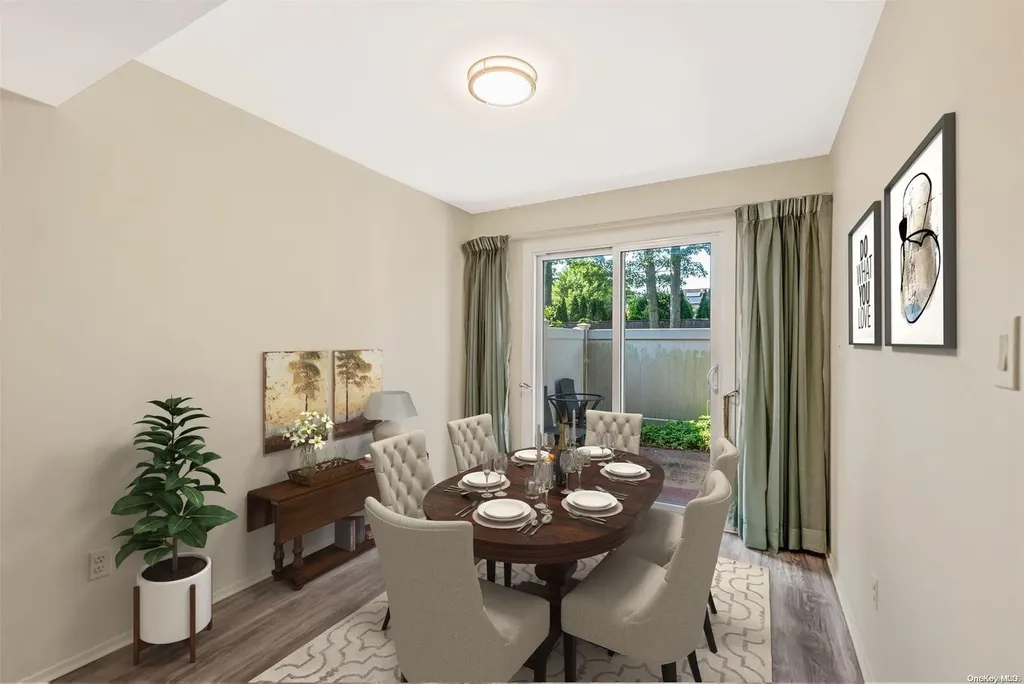 22 Sunhollow Court Deer Park NY 11729