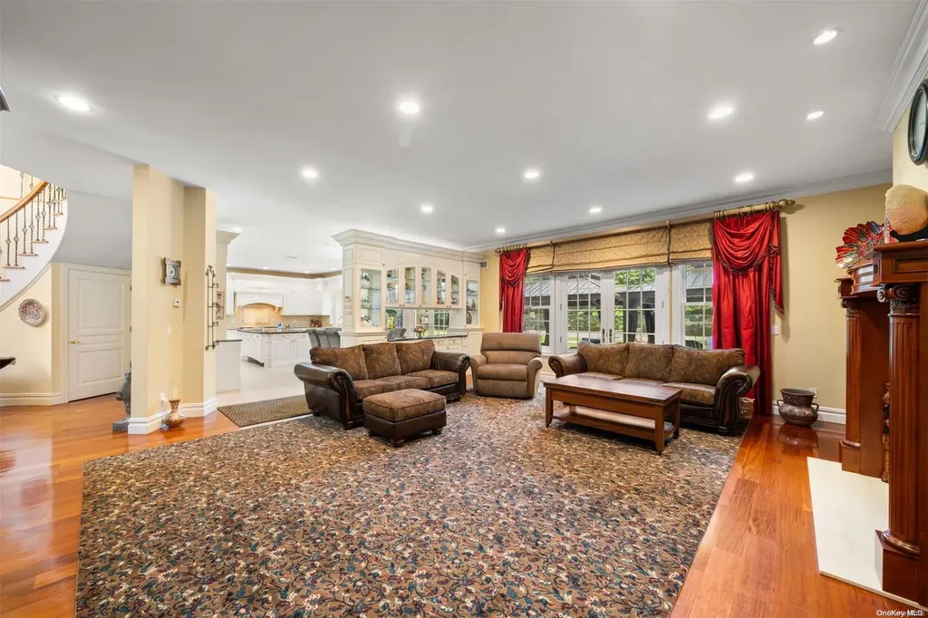 1 Tatem Way Old Westbury NY 11568