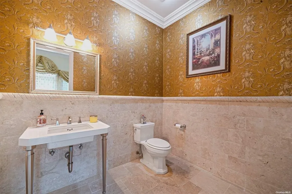 1 Tatem Way Old Westbury NY 11568