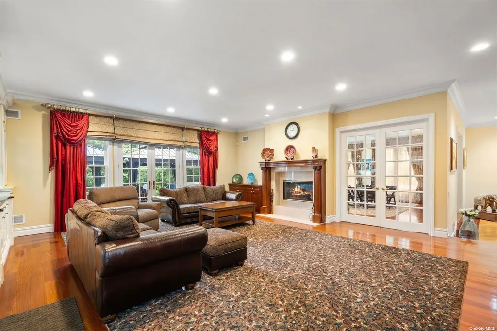 1 Tatem Way Old Westbury NY 11568