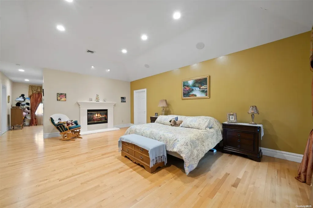 1 Tatem Way Old Westbury NY 11568