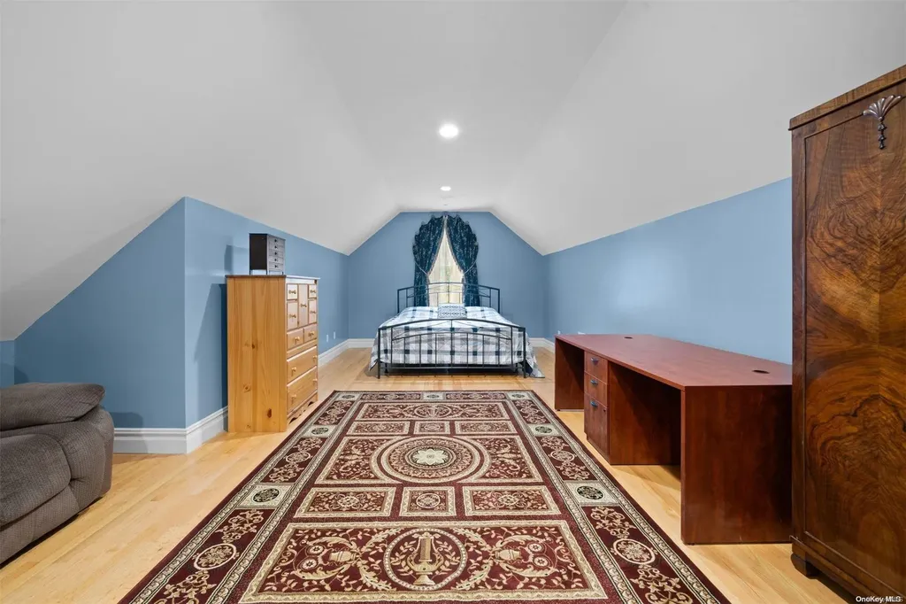 1 Tatem Way Old Westbury NY 11568
