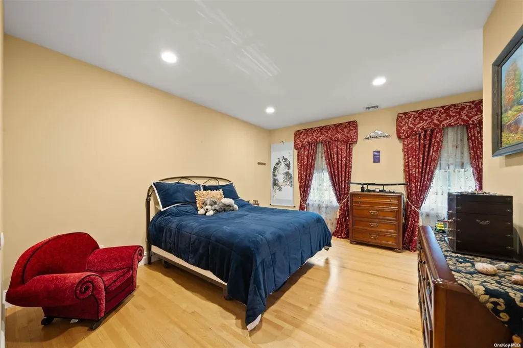 1 Tatem Way Old Westbury NY 11568