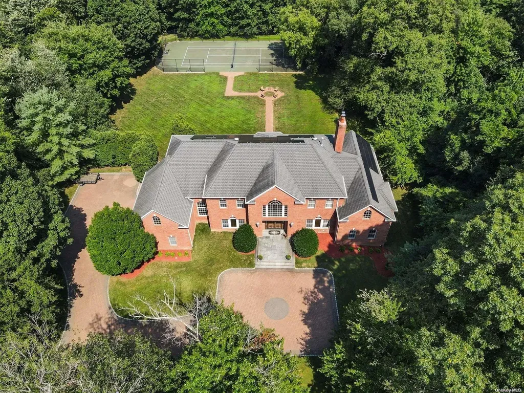 1 Tatem Way Old Westbury NY 11568