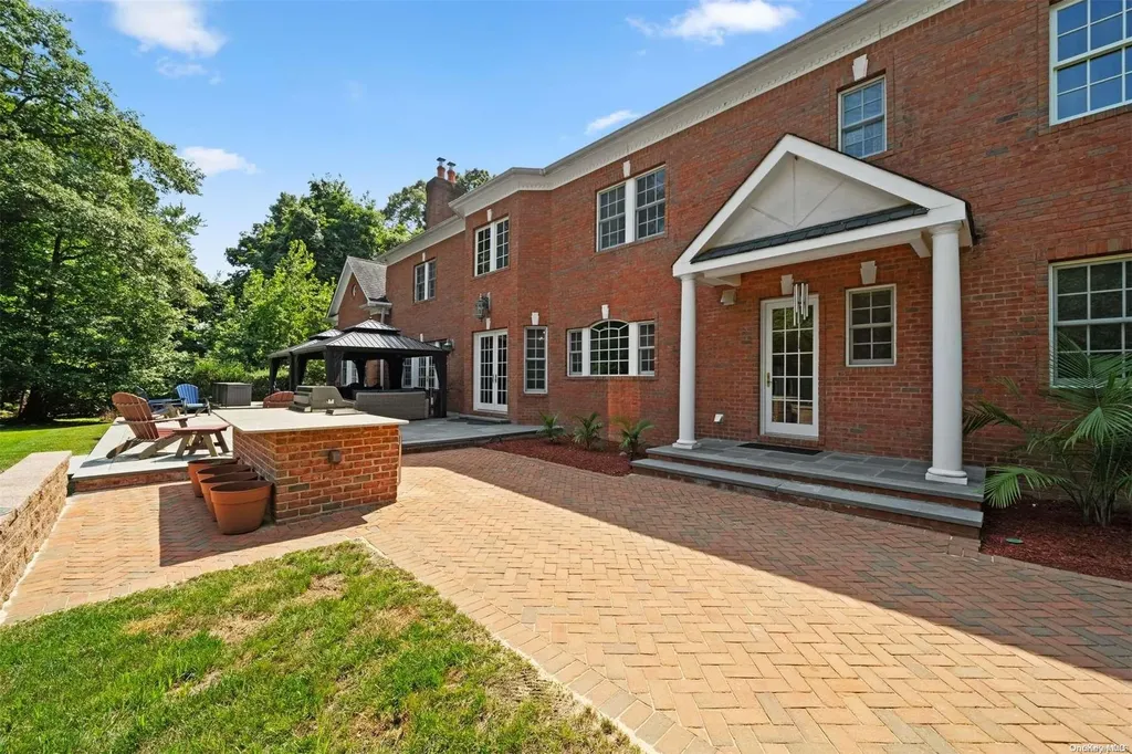 1 Tatem Way Old Westbury NY 11568