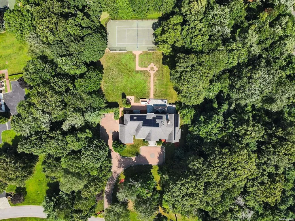 1 Tatem Way Old Westbury NY 11568