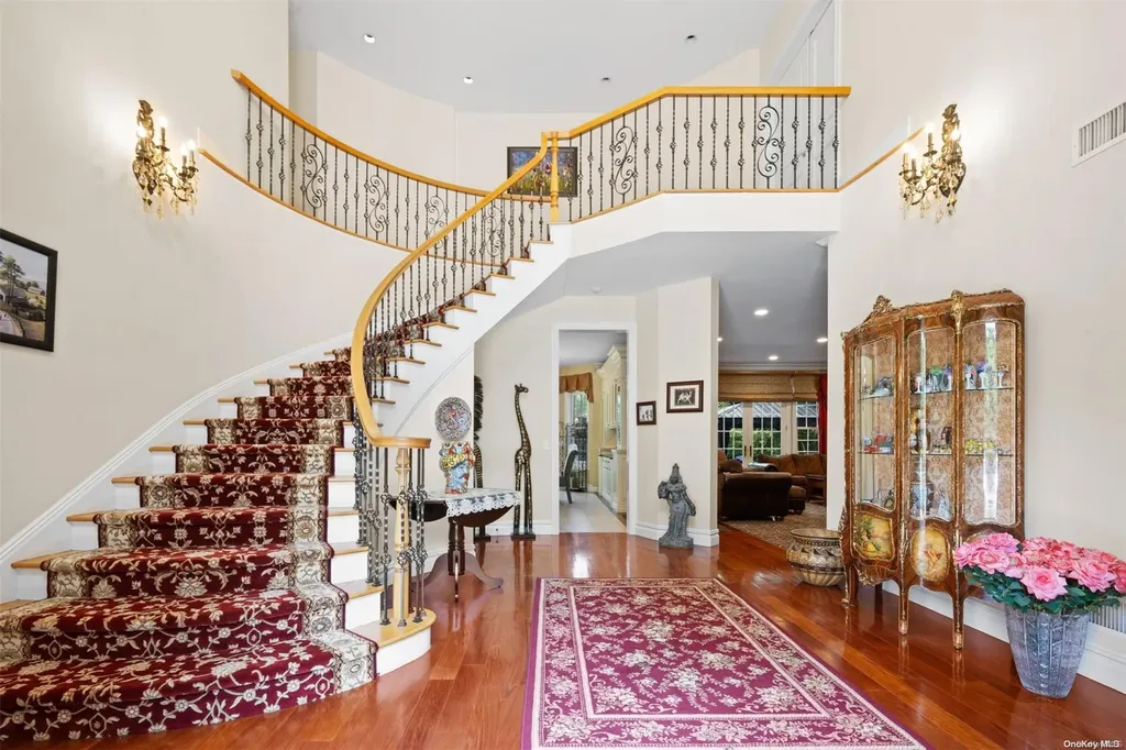 1 Tatem Way Old Westbury NY 11568