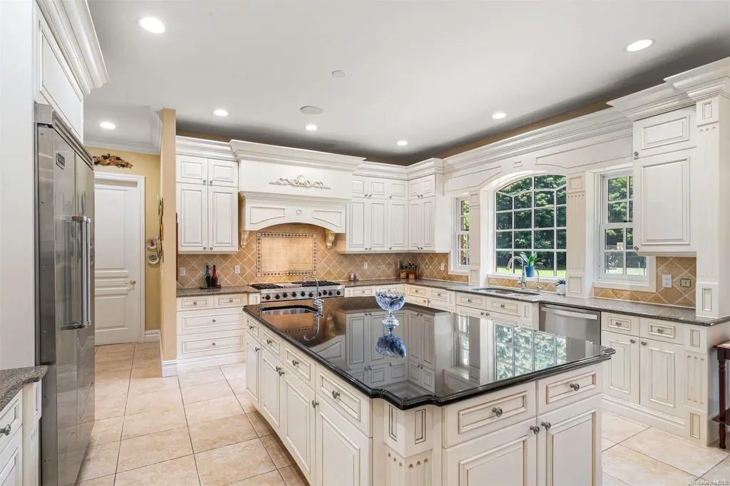1 Tatem Way Old Westbury NY 11568