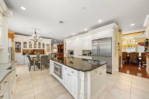 1 Tatem Way Old Westbury NY 11568