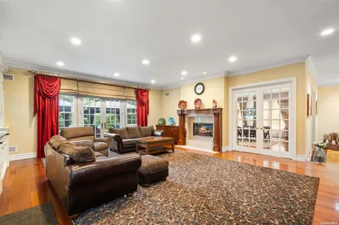 1 Tatem Way Old Westbury NY 11568