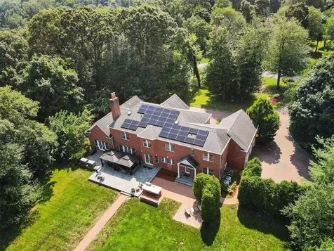 1 Tatem Way Old Westbury NY 11568