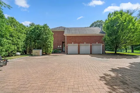 1 Tatem Way Old Westbury NY 11568