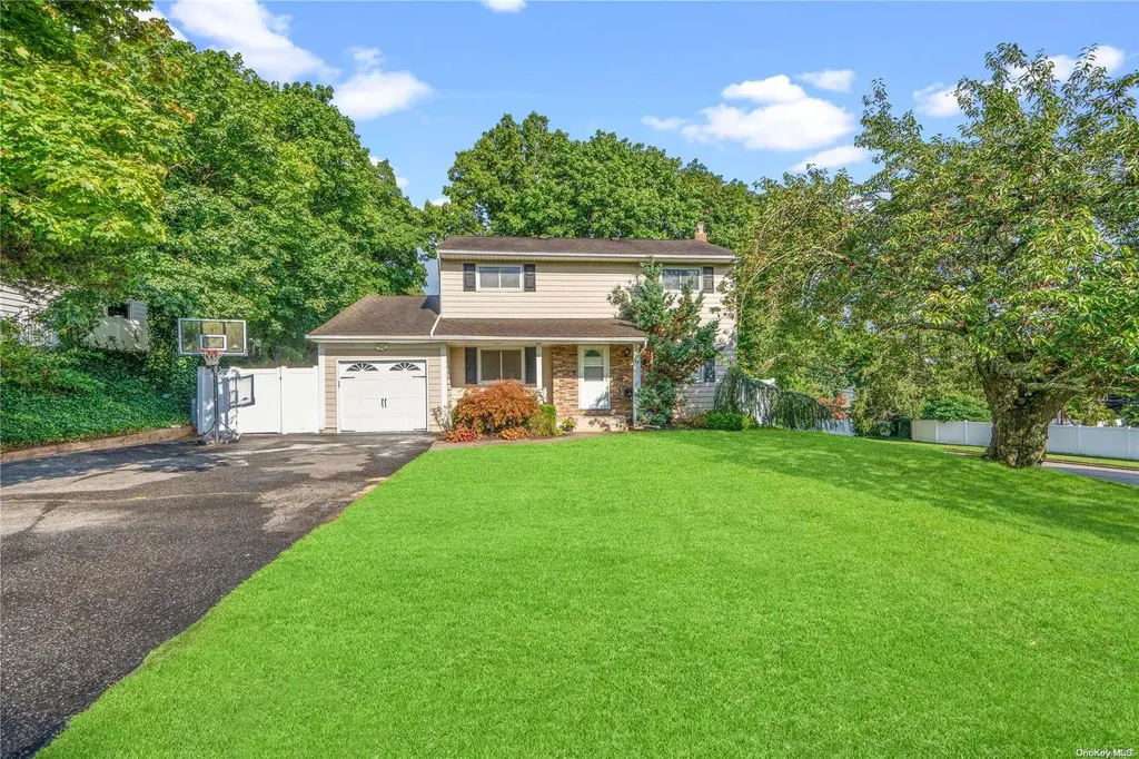 33 Balsam Lane Commack NY 11725