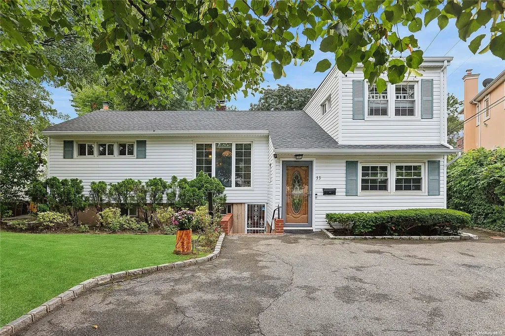 33 Forest Road Valley Stream NY 11581