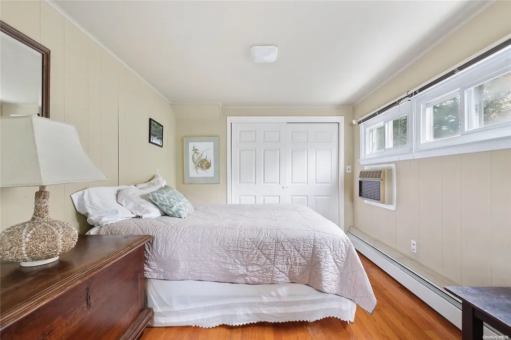 33 Forest Road Valley Stream NY 11581