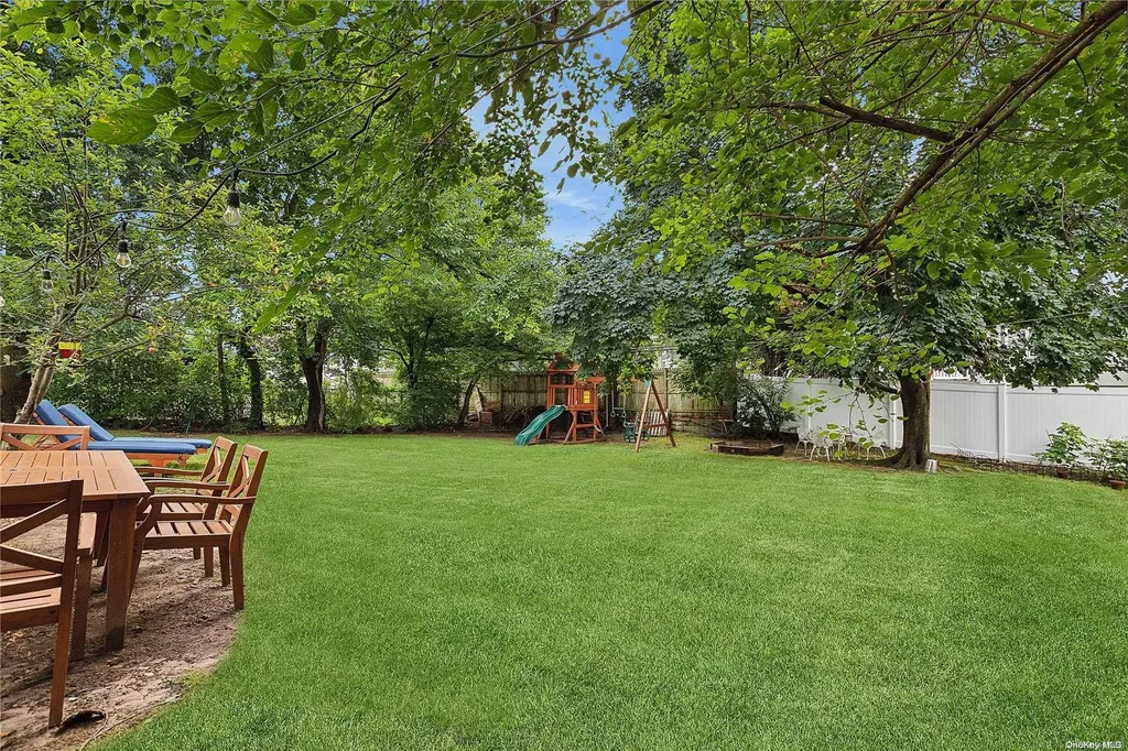 33 Forest Road Valley Stream NY 11581