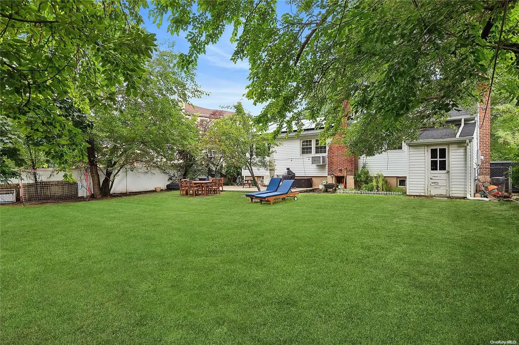 33 Forest Road Valley Stream NY 11581
