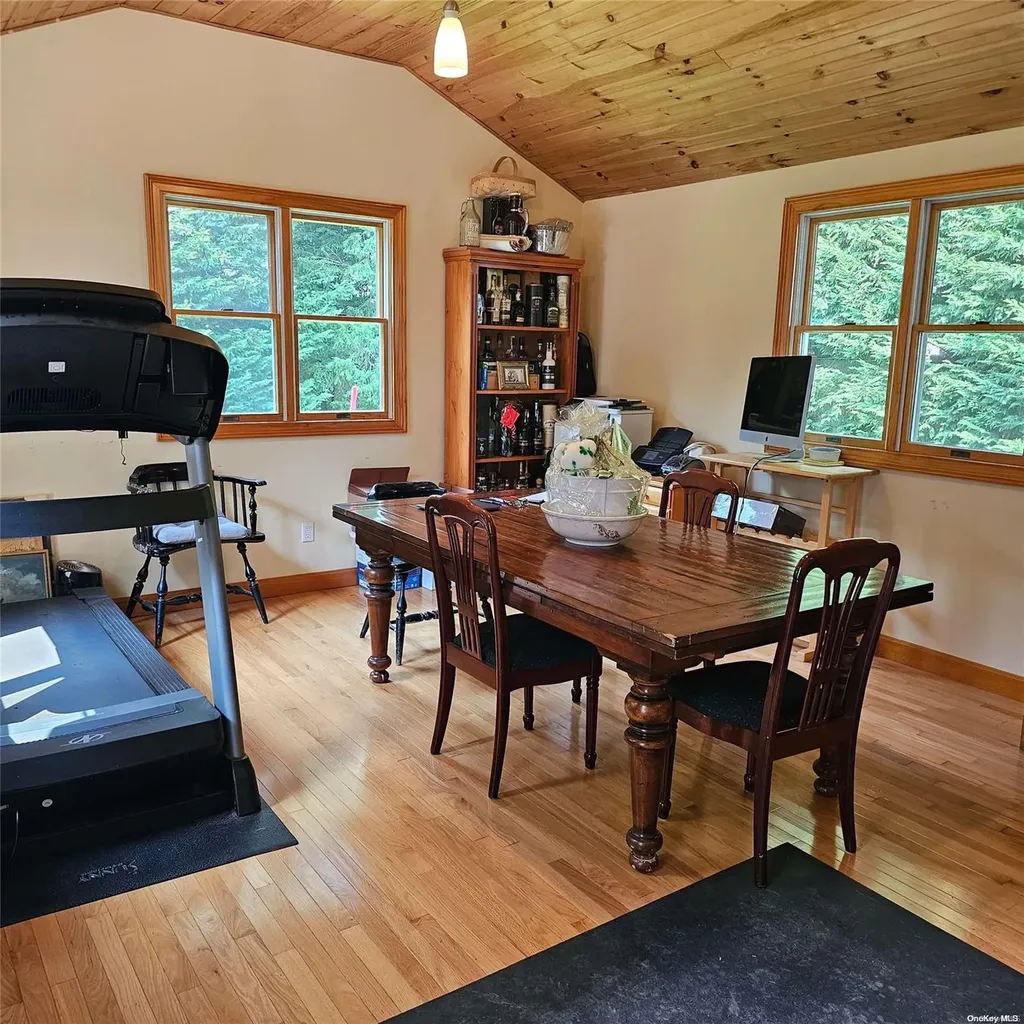 191 Cedar Lane Babylon NY 11702