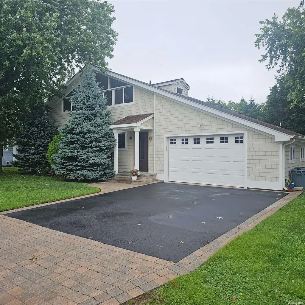 191 Cedar Lane Babylon NY 11702