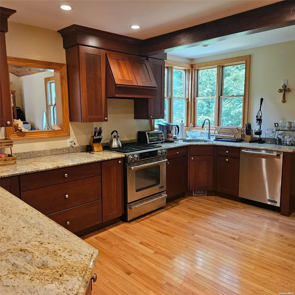 191 Cedar Lane Babylon NY 11702