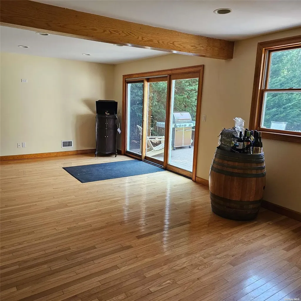 191 Cedar Lane Babylon NY 11702