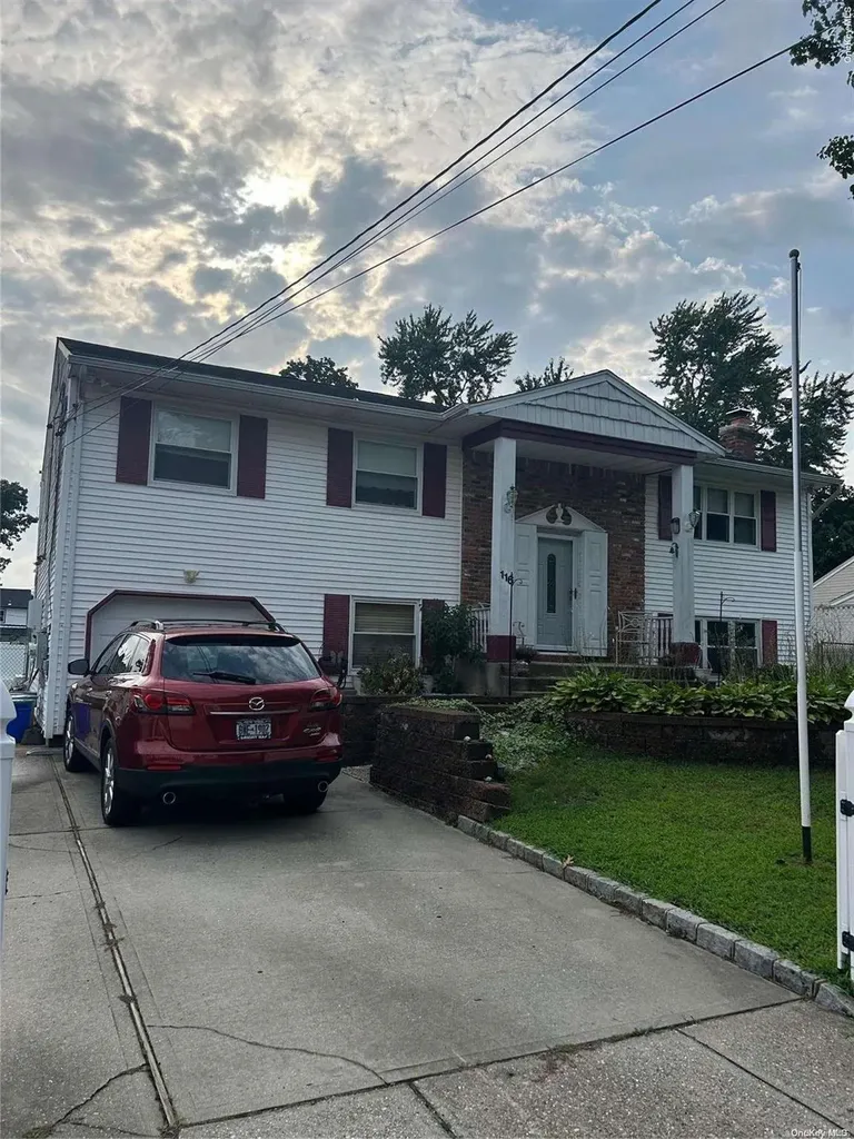 116 Bark Avenue Central Islip NY 11722