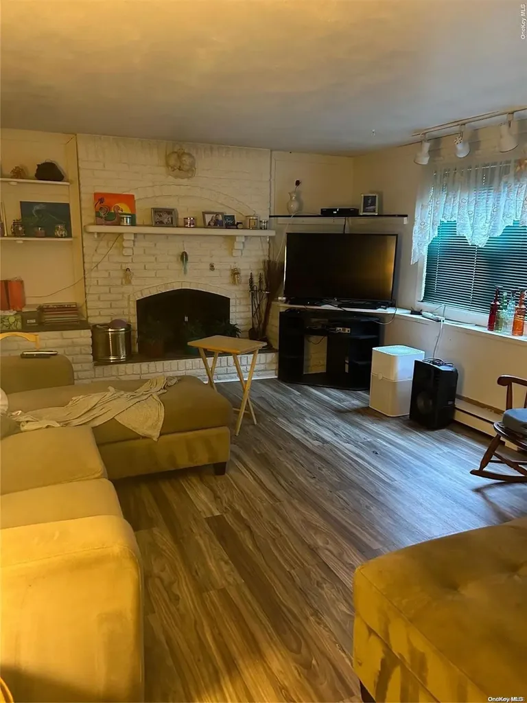 116 Bark Avenue Central Islip NY 11722