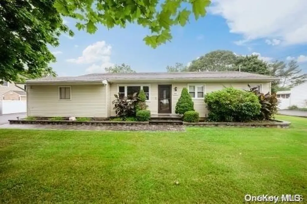 340 Munsell Road East Patchogue NY 11772