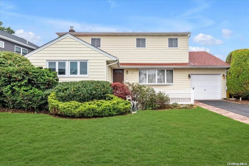 53 Devon Road Bethpage NY 11714