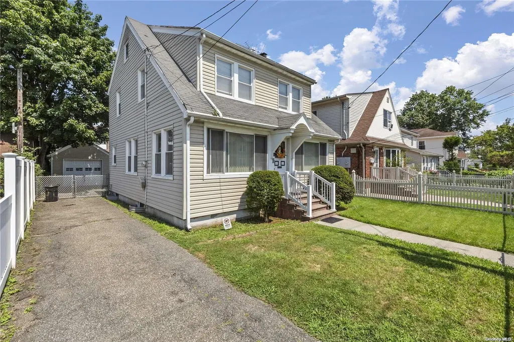 9 Van Cott Avenue Hempstead NY 11550