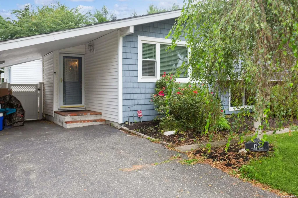 122 Tudor Road Centereach NY 11720