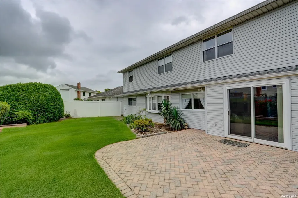 478 Bunker Drive Oceanside NY 11572