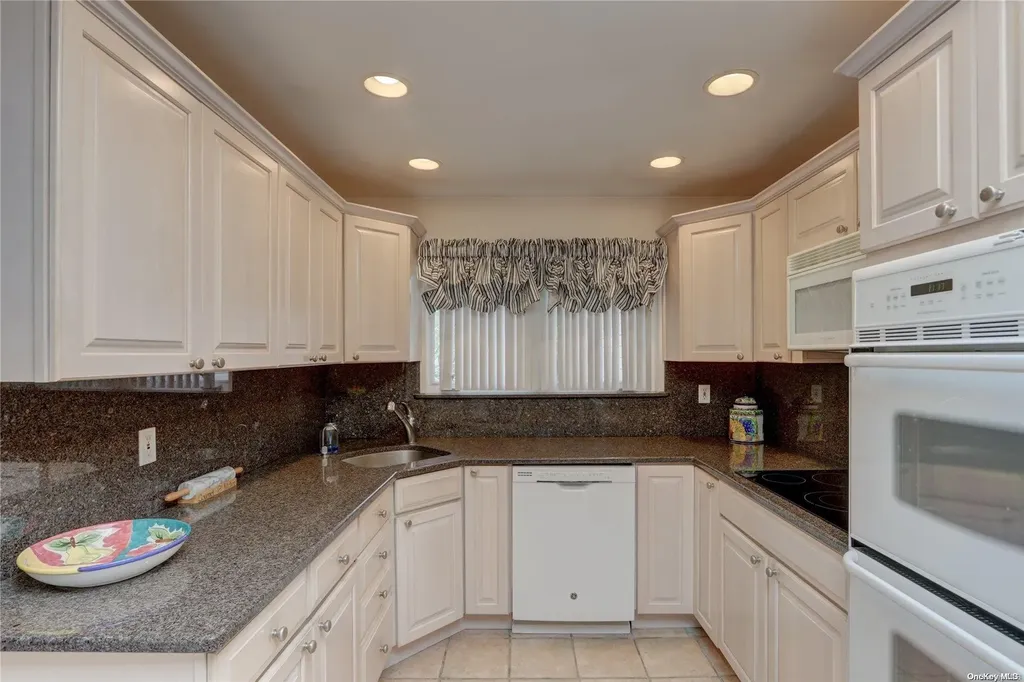 478 Bunker Drive Oceanside NY 11572