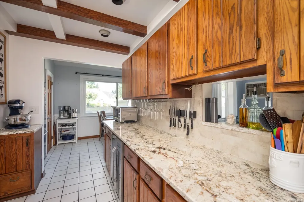408 Windsor Place Oceanside NY 11572