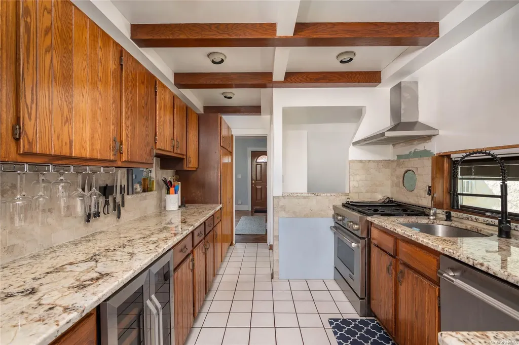 408 Windsor Place Oceanside NY 11572