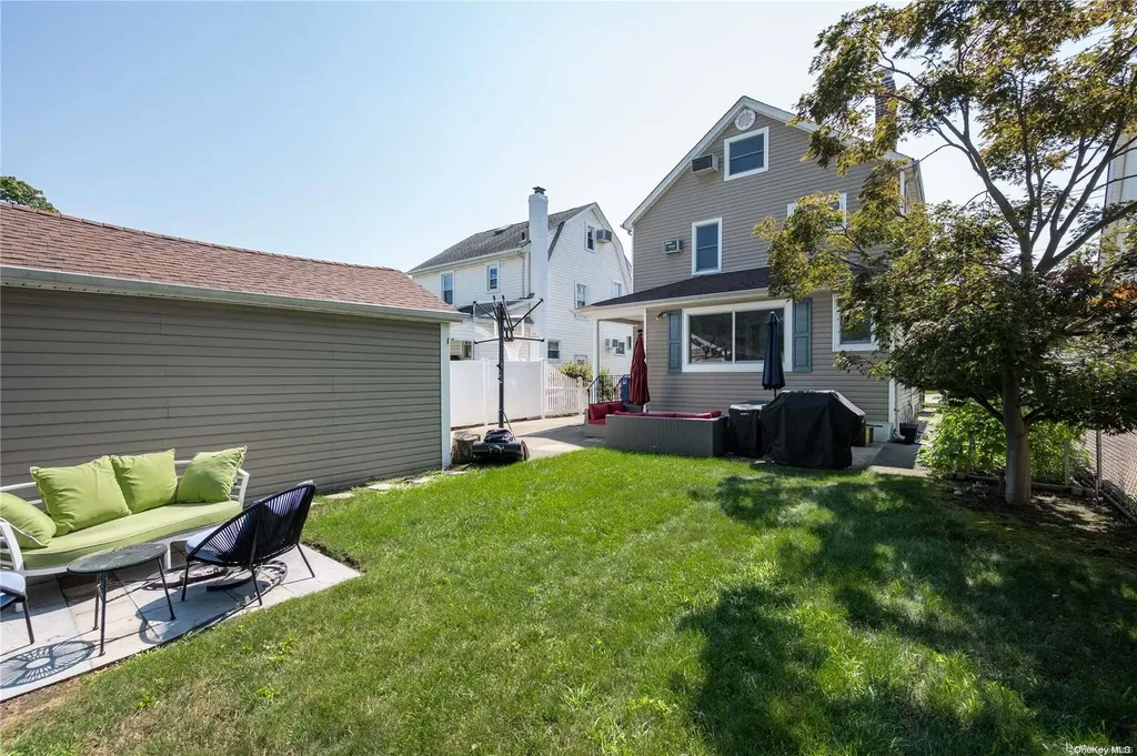 408 Windsor Place Oceanside NY 11572