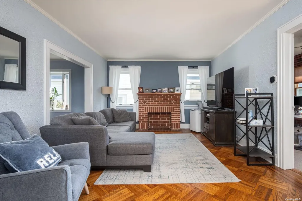 408 Windsor Place Oceanside NY 11572