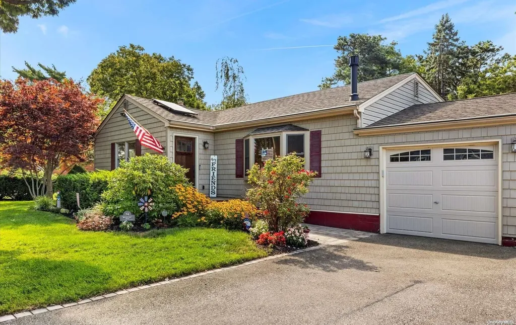 74 Beaver Dam Road Islip NY 11751