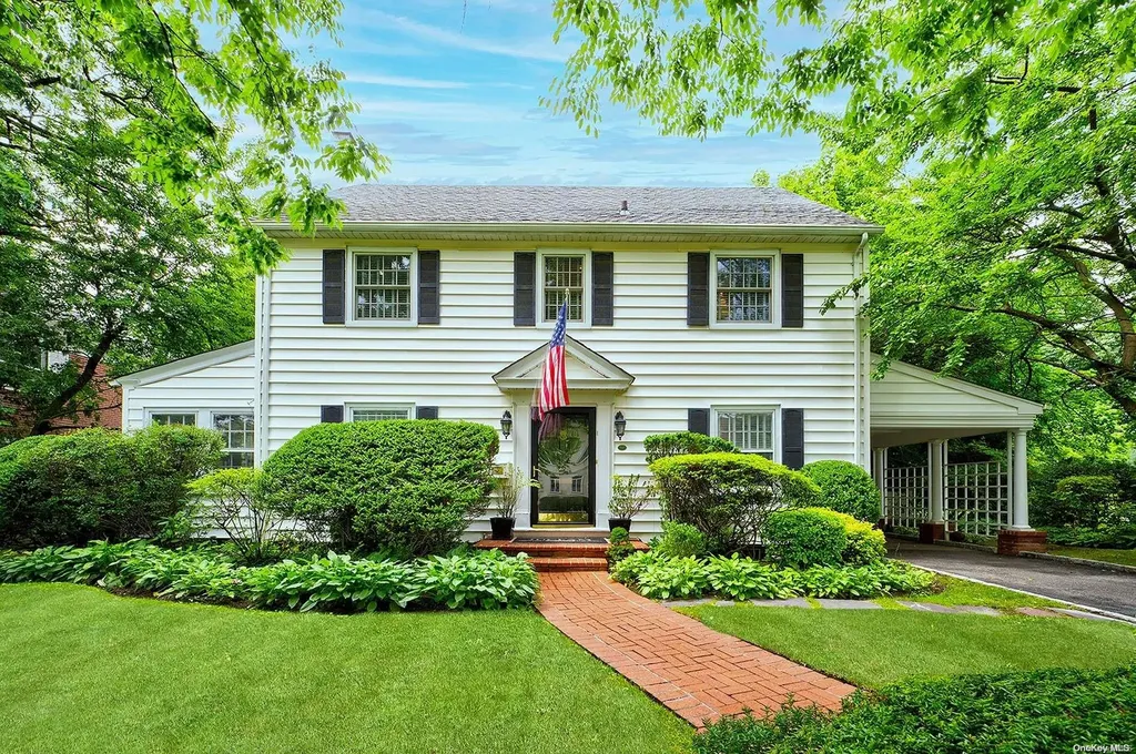 43 Maple Drive Great Neck NY 11021