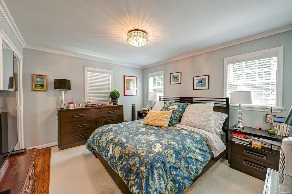 94 Lynncliff Road Hampton Bays NY 11946